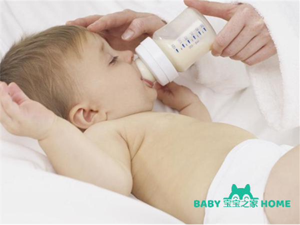 为什么儿科医生不建议给一岁宝宝喝三段奶粉